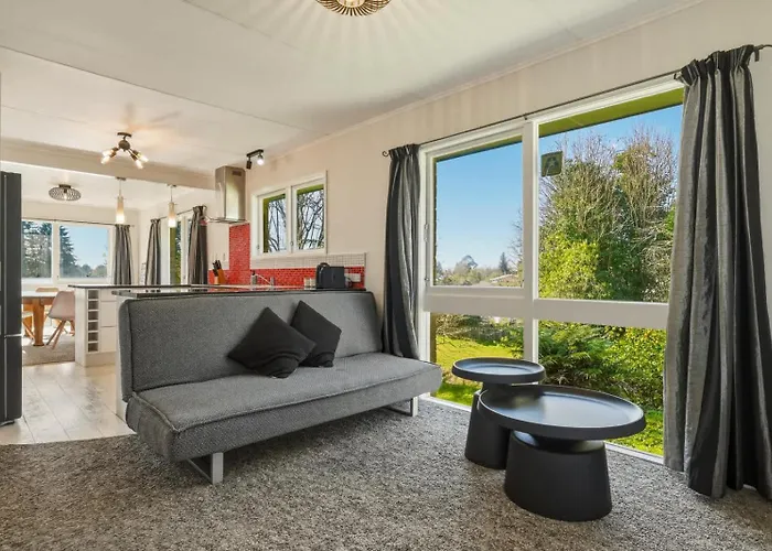 Vakantiehuis Sunnybrook - Sunny 3 Bed With Great Deck Rotorua